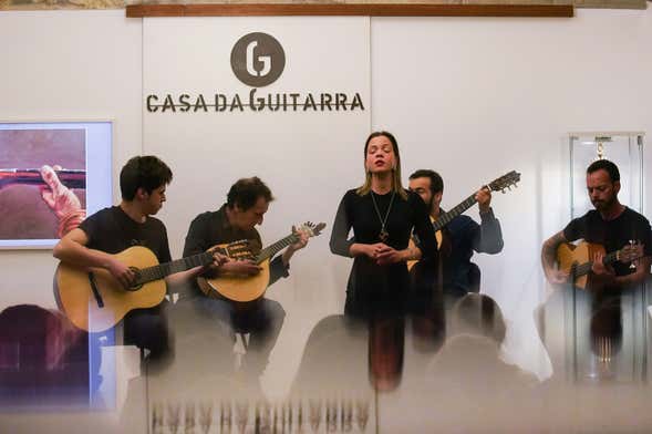 Spettacolo di fado alla Casa da Guitarra